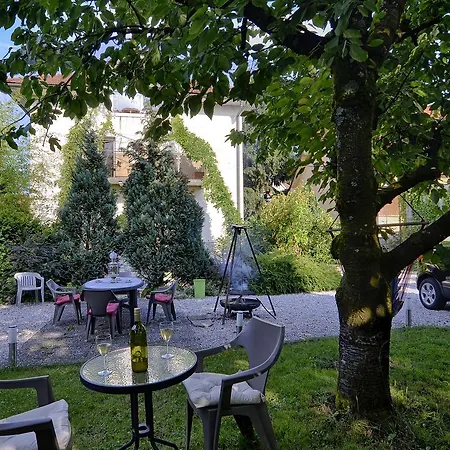 Greenslo Hostel